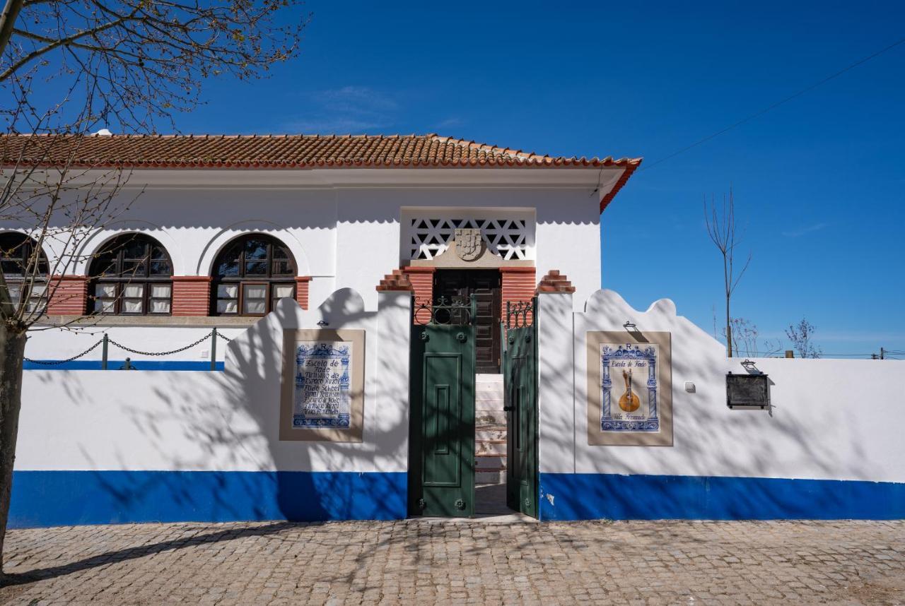 Escola Do Fado Bed & Breakfast Vila Fernando  Exterior photo