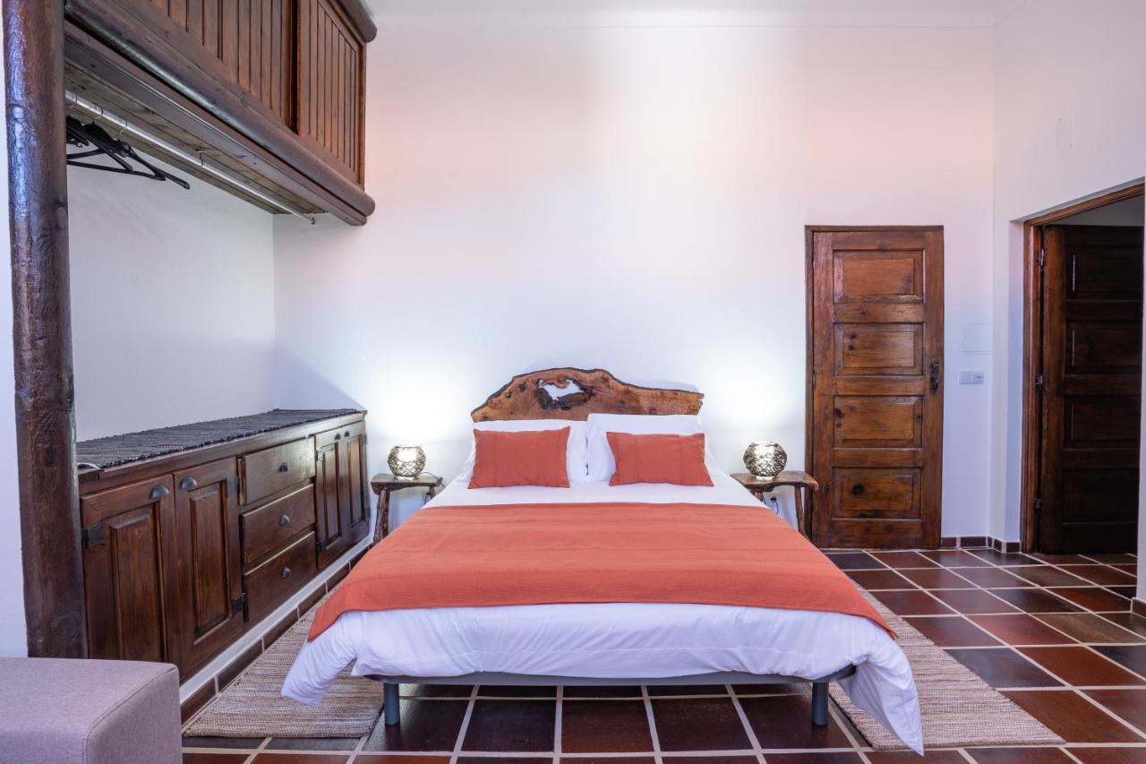 Escola Do Fado Bed & Breakfast Vila Fernando  Exterior photo